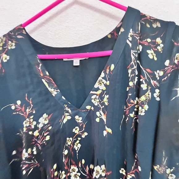 Dark green with yellow flowers sleeveless top size 2x - Picture 4 of 10